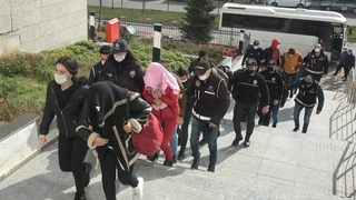 1 milyonluk vurgun yapan 9 kişi tutuklandı