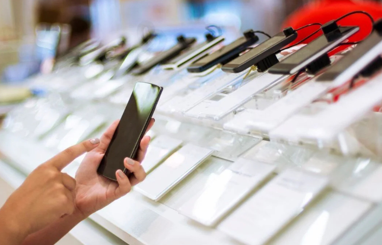 1 telefon alan 1 tane de devlete alıyor