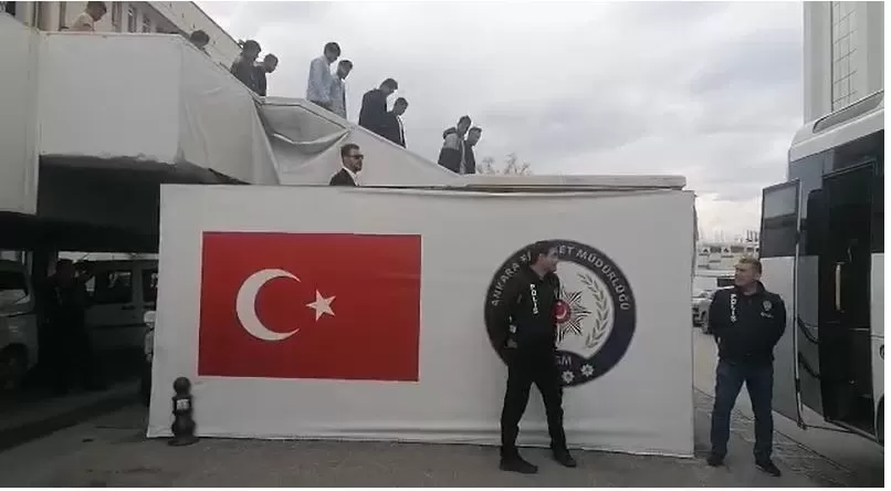 100 kaçak göçmen yakalandı