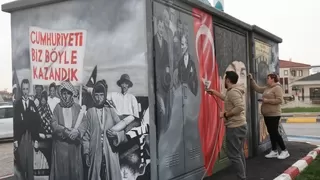 100. yıl coşkusunu trafoya yansıttılar