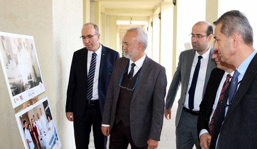 100. Yılda sağlık hizmetleri fotoğraf sergisi açıldı