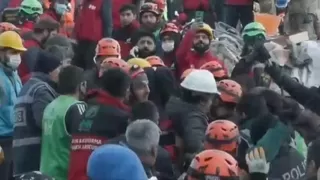 103. saatte 6 kişi enkazdan sağ çıkarıldı