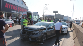 11 araç birbirine girdi: 3 yaralı