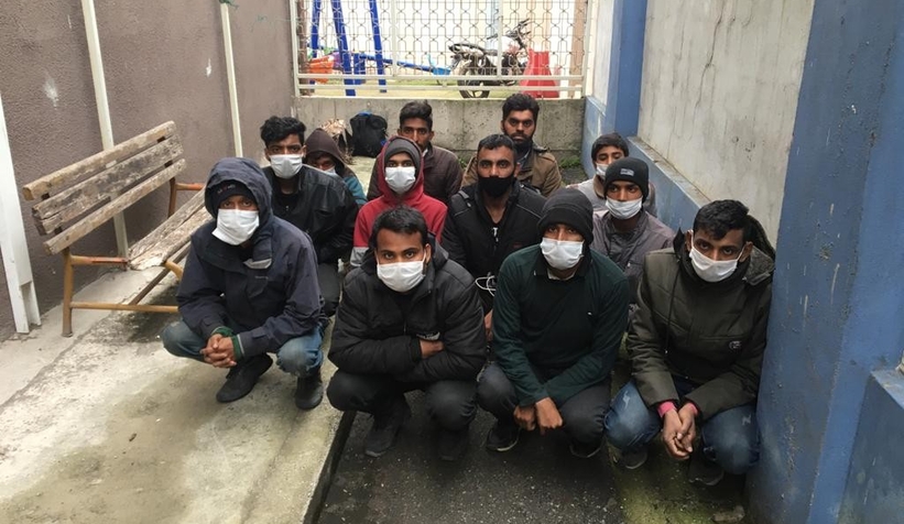 12 düzensiz göçmen yakalandı