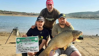 12 kilo 650 gramlık sazan balığı tutarak 7 bin lirayı kaptılar