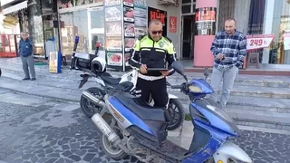 12 yıldır muayenesiz ve sigortasız geziyordu, polise yakalandı