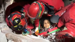 122 saat sonra enkazdan sağ kurtarıldı