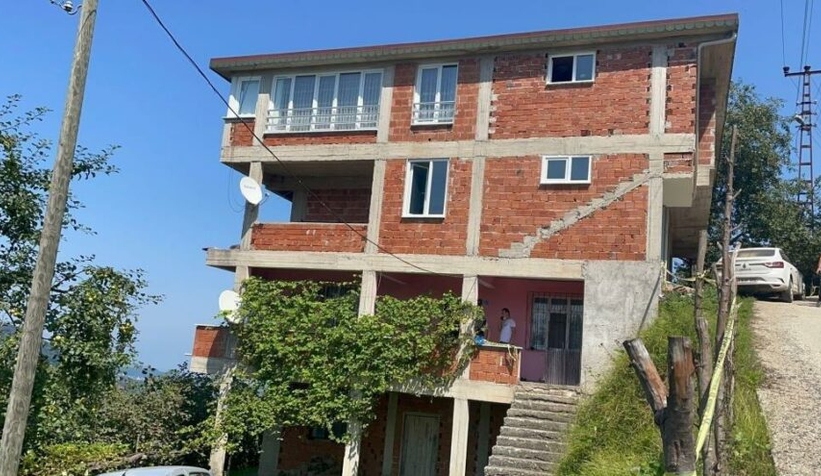 14 yaşındaki çocuk ailesini katletti