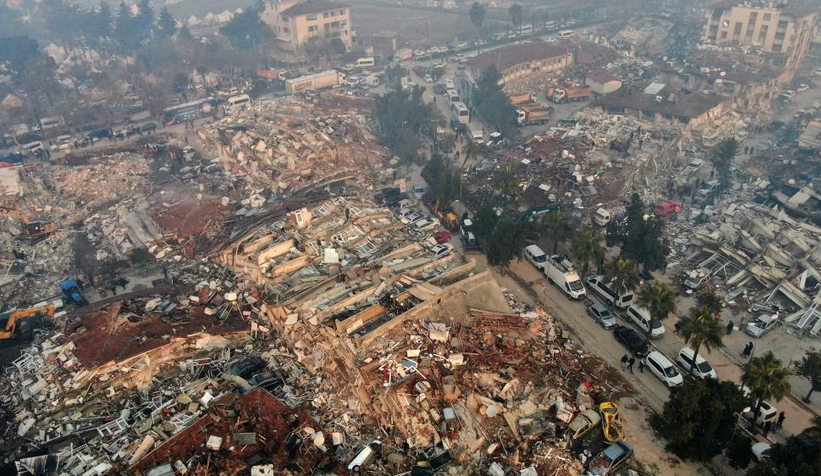  1,5 yaşındaki bebek ve ailesinden 3 kişi 96 saat sonra kurtarıldı