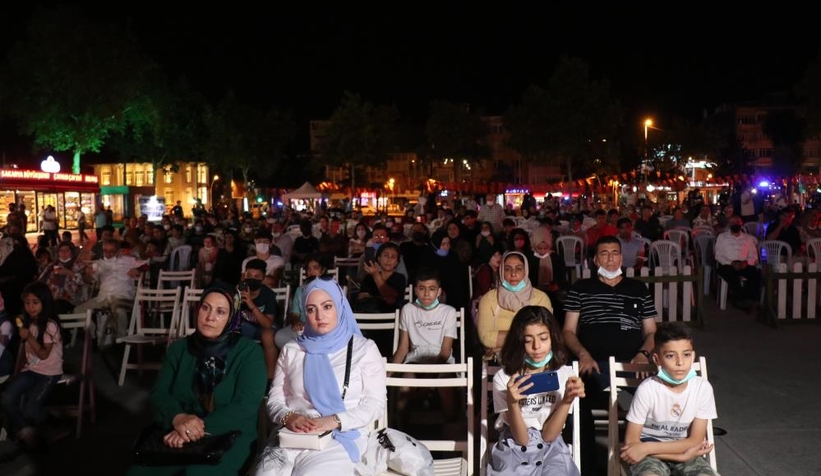 17 Ağustos depreminin 22. yılında hayatını kaybedenler anıldı