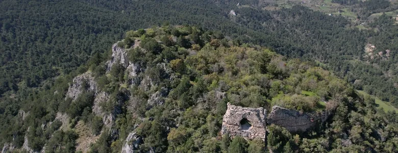 1850 yıllık kale definecilerin meskeni oldu