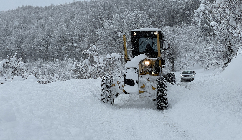 19 mahalle yolu ulaşıma açıldı