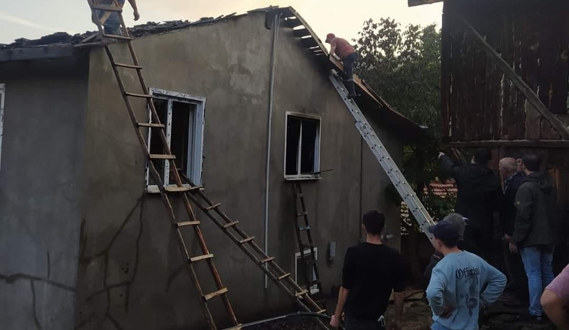 2 katlı evde yangın çıktı