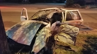 2 otomobil çarpıştı. 1’i ağır 3 yaralı