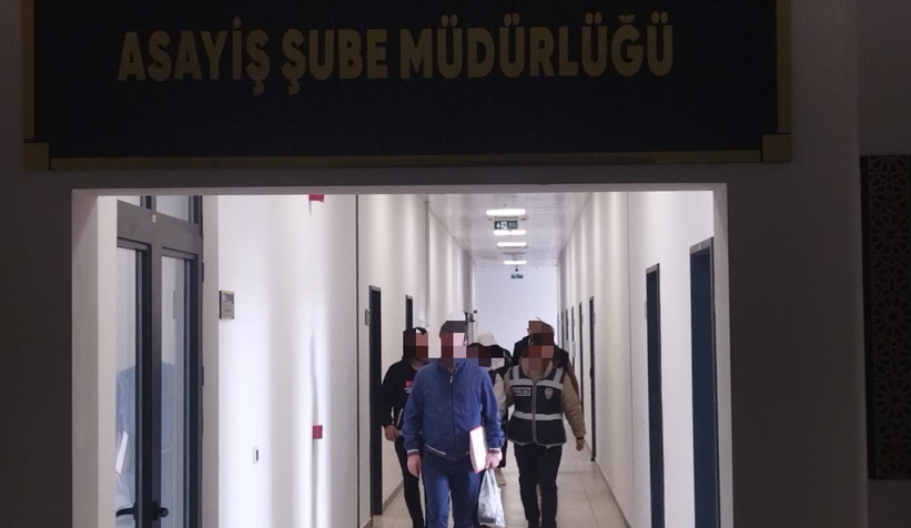 200 bin liralık malzeme çaldılar