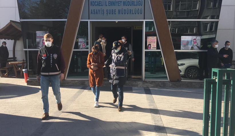 200 bin liralık ziynet eşyası çaldılar