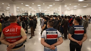 22 kaçak göçmen sınır dışı edildi