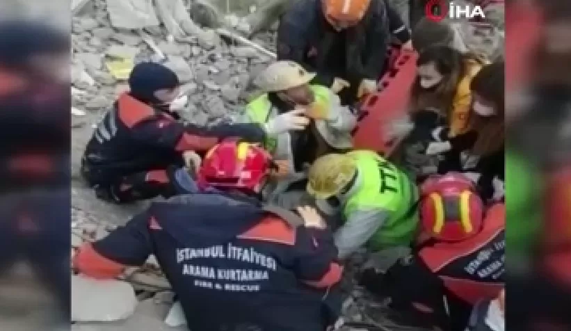 228. saatte 13 yaşındaki çocuk enkazdan sağ kurtarıldı