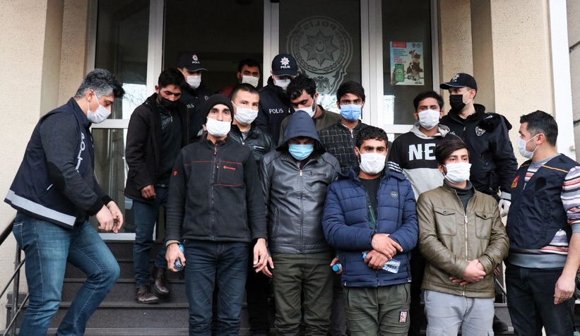 23 kaçak göçmen böyle görüntülendi