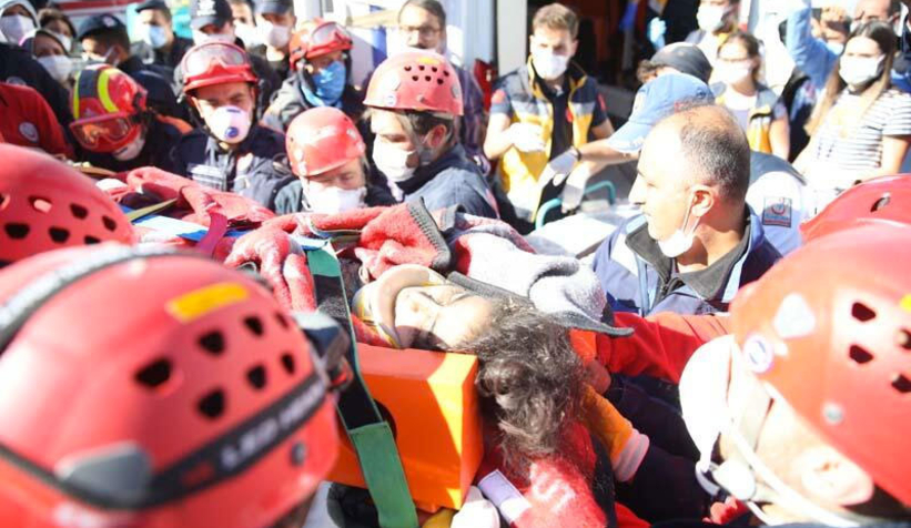 23 saat sonra mucize, anne ve 3 çocuğu kurtarıldı