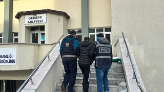 2,5 milyon liralık altın çaldı, yakayı ele verdi