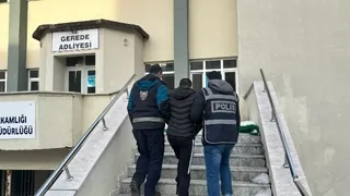 2,5 milyon liralık altın çaldı, yakayı ele verdi