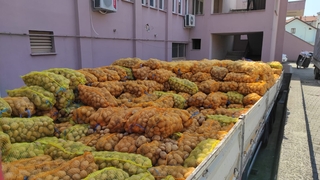 26 ton patates Akyazı'ya ulaştı, ihtiyaç sahiplerine dağıtılacak