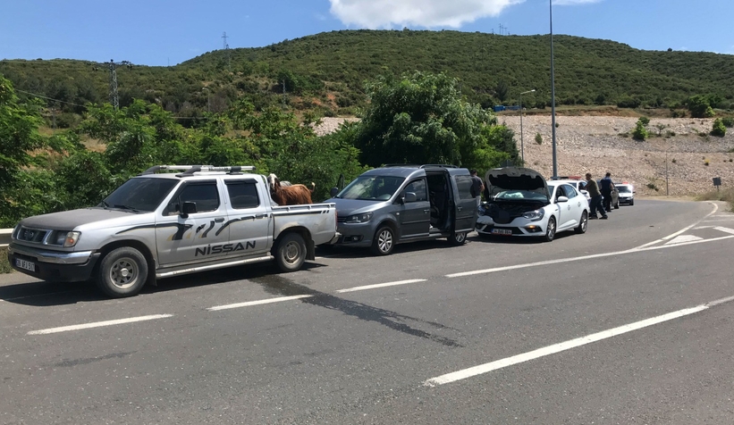 3 aracın karıştığı zincirleme kazada 5 kişi yaralandı