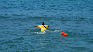 3 kişi boğulma tehlikesi geçirdi