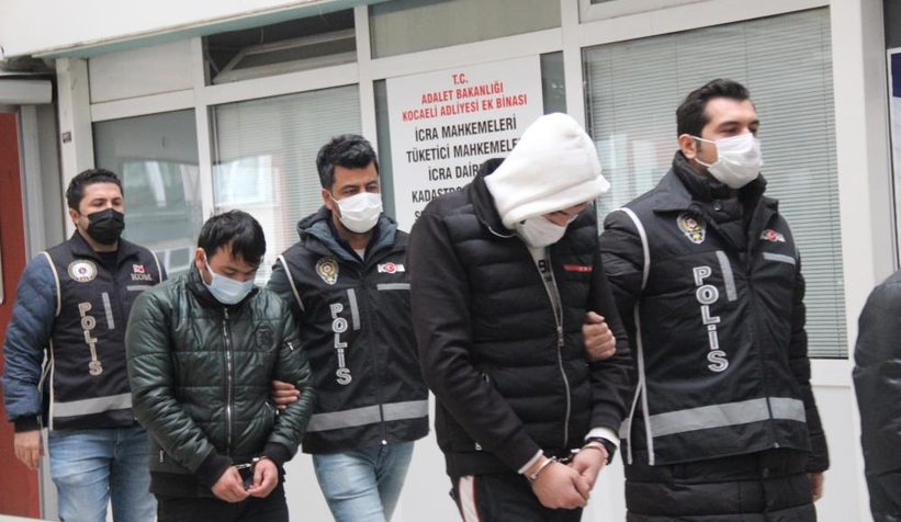 3 ton kaçak içkiyle yakalandılar