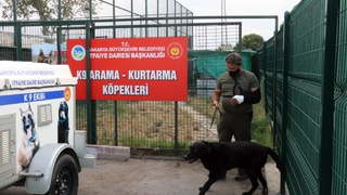 30 dikişe aldırış etmeyerek bölgeyi terk etmedi