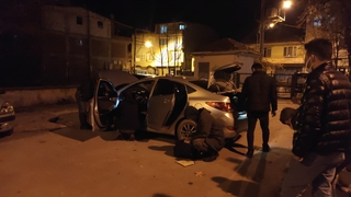 30 km takipte uyuşturucu ve silah yakalandı