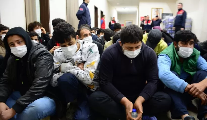 33 düzensiz göçmen sınır dışı edildi