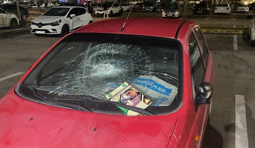 35 aracın camları kırıldı