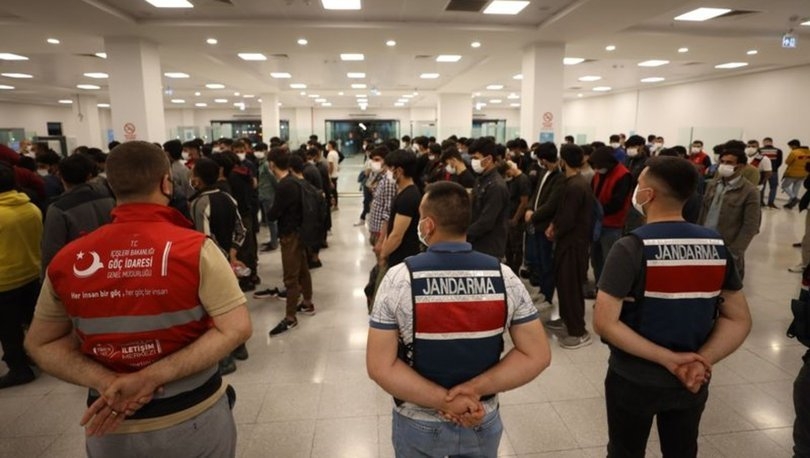 35 düzensiz göçmen sınır dışı edildi