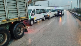 4 aracın karıştığı kazada 10 kişi yaralandı