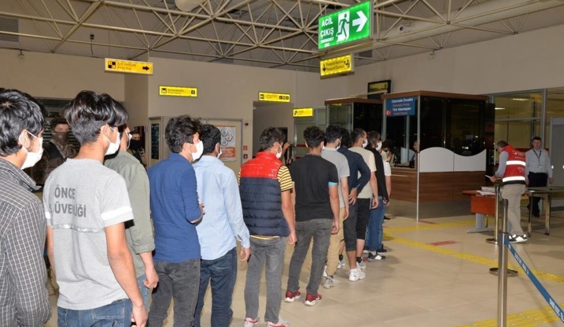 401 düzensiz göçmen sınır dışı edildi