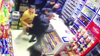 4,9’luk depremin yaşattığı panik güvenlik kamerasında