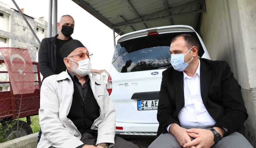 Koronadan ölen 3 çocuk babasının ailesini ziyaret etti