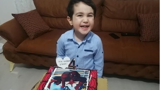 5'inci kattan düşen çocuk öldü