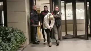 5 kat kar vaadiyle vurgun yapan şüpheliler adliyede