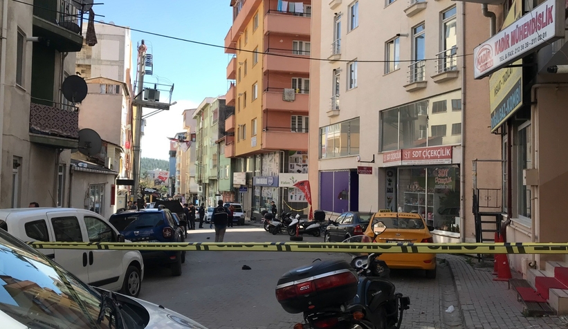 5. kattan düşen genç hayatını kaybetti