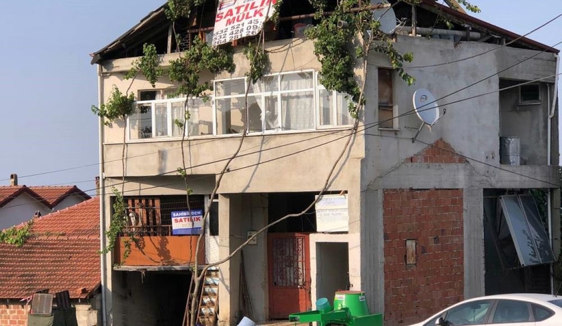 50 senedir yaşadığı evi satılığa çıkardı