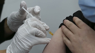 50 yaş üzeri ve sağlıkçılara üçüncü doz aşı kararı