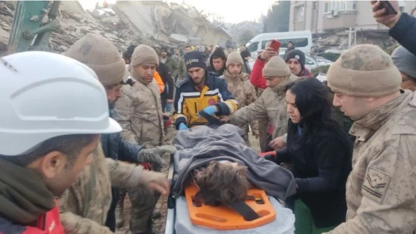 51 saat sonra mucize; 5 yaşındaki çocuk sağ çıkarıldı