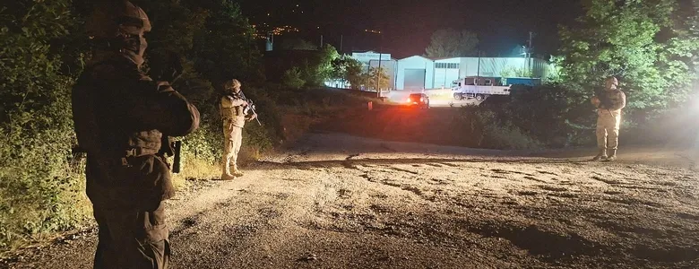 6 kişinin yaralandığı çatışma sonrası komandolar mahallede önlem aldı