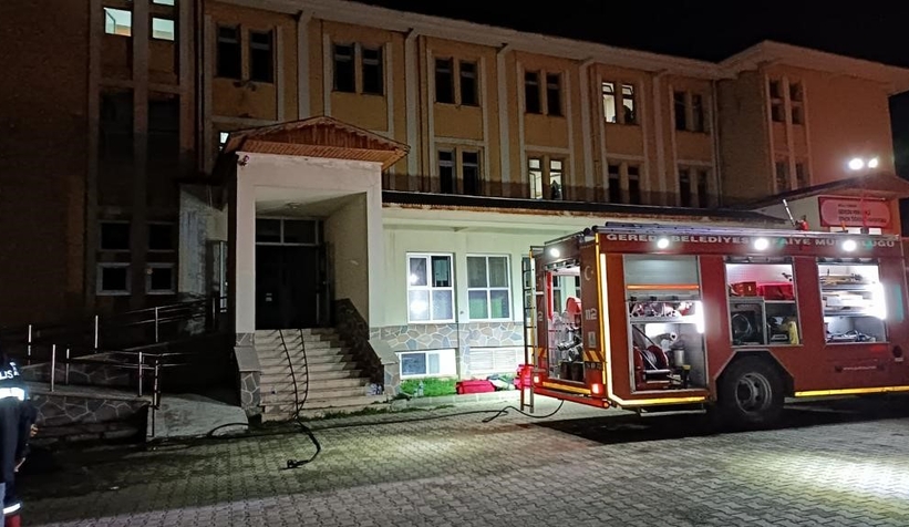 70 öğrencinin kaldığı yurtta yangın çıktı