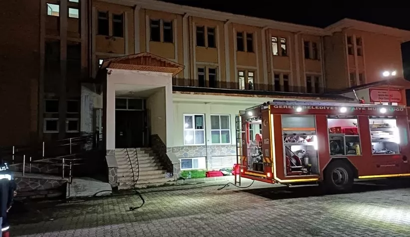 70 öğrencinin kaldığı yurtta yangın çıktı