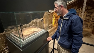 8 bin yıllık ayak izi ilk kez sergilendi