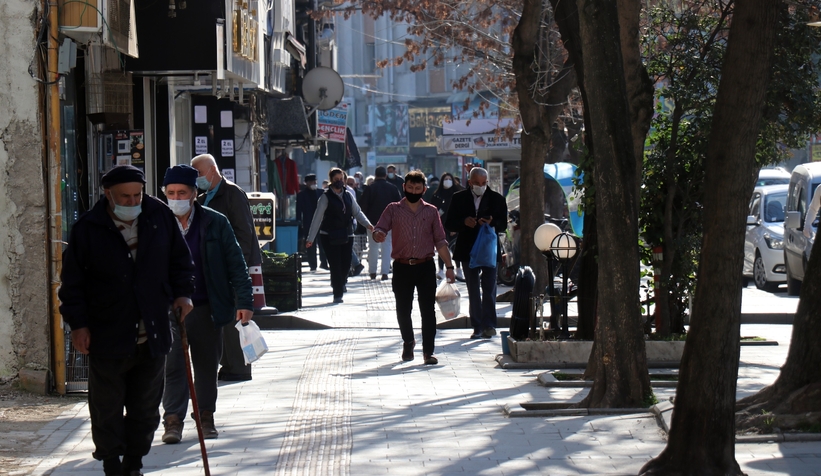 80 saatlik yasak öncesi güzel havanın tadını çıkardılar